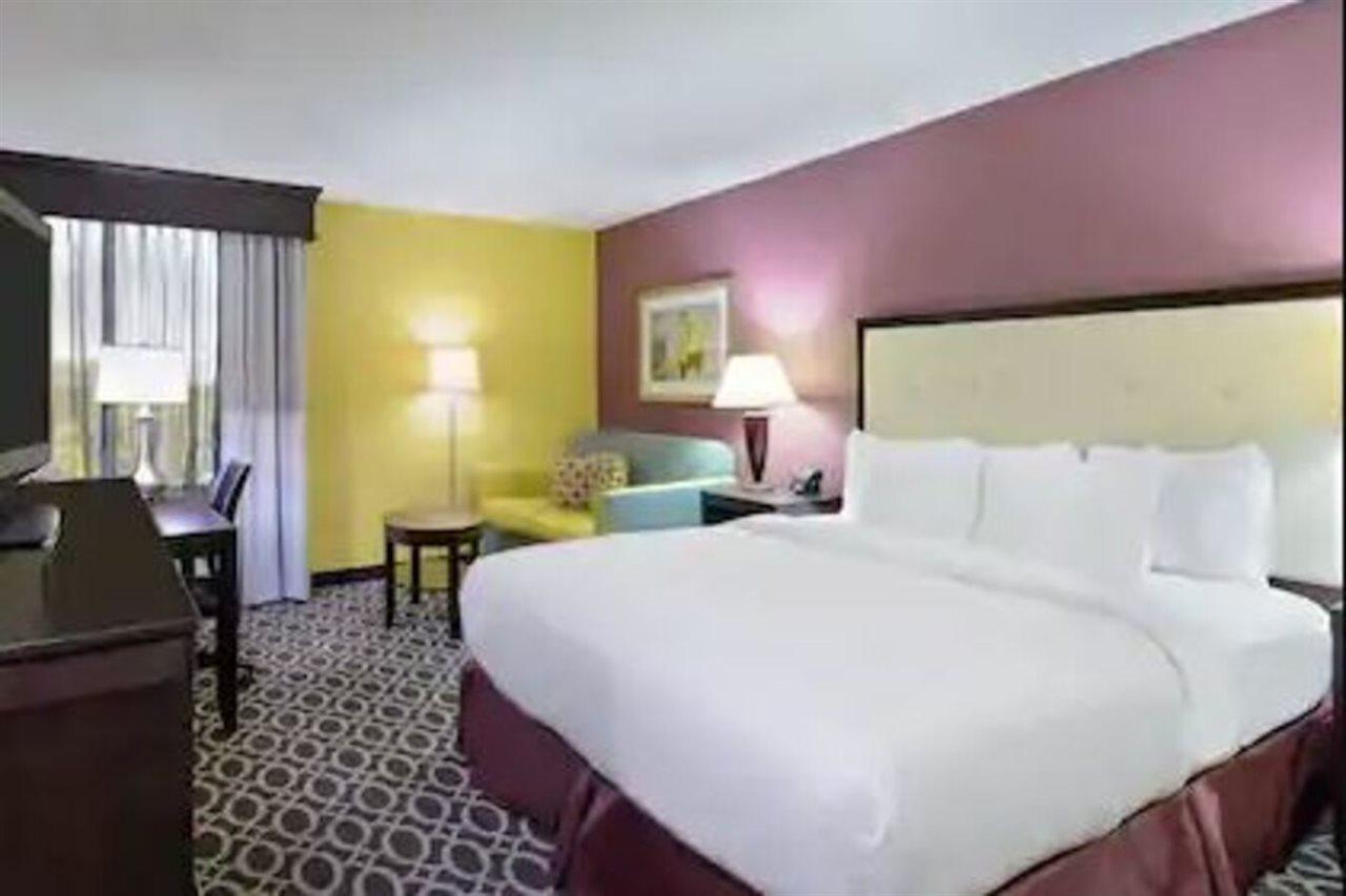 Doubletree By Hilton Richmond - Midlothian Hotell Eksteriør bilde