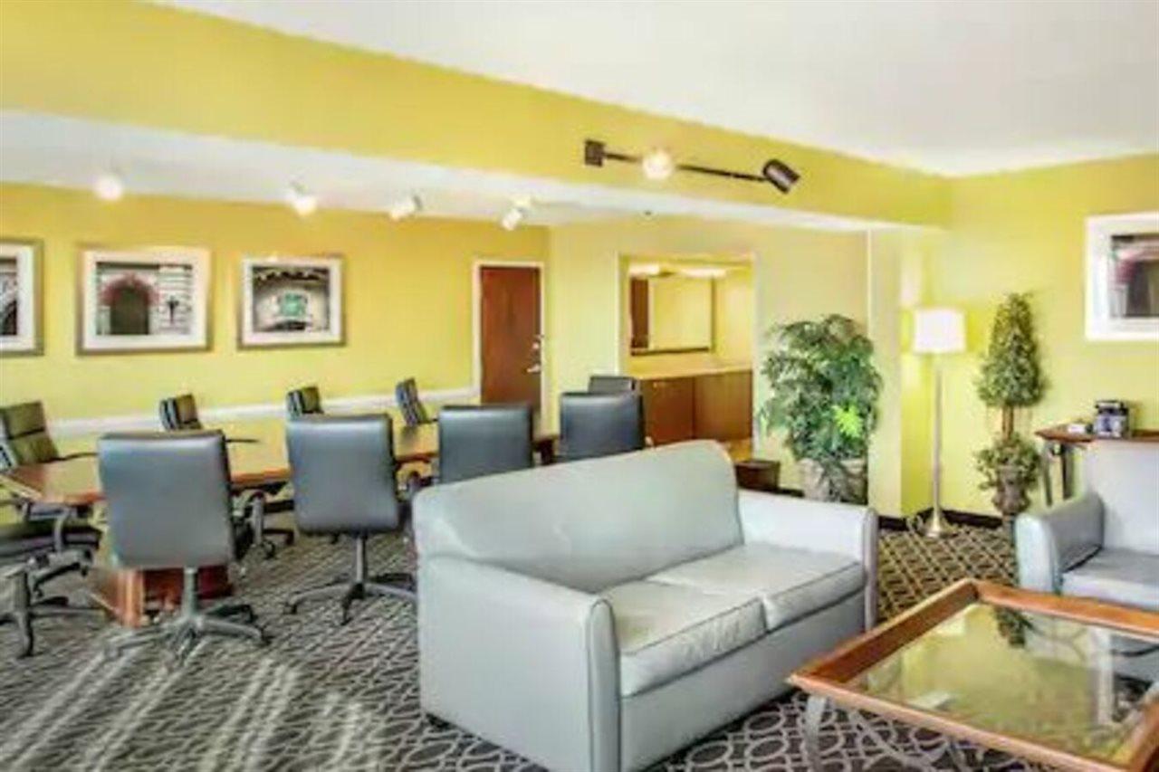 Doubletree By Hilton Richmond - Midlothian Hotell Eksteriør bilde