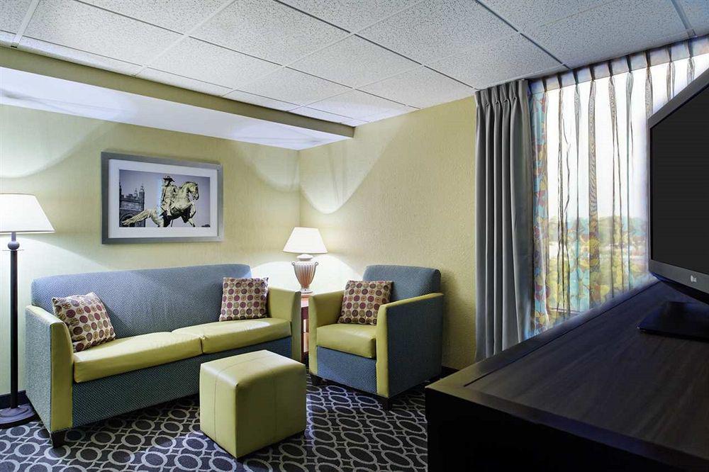 Doubletree By Hilton Richmond - Midlothian Hotell Eksteriør bilde