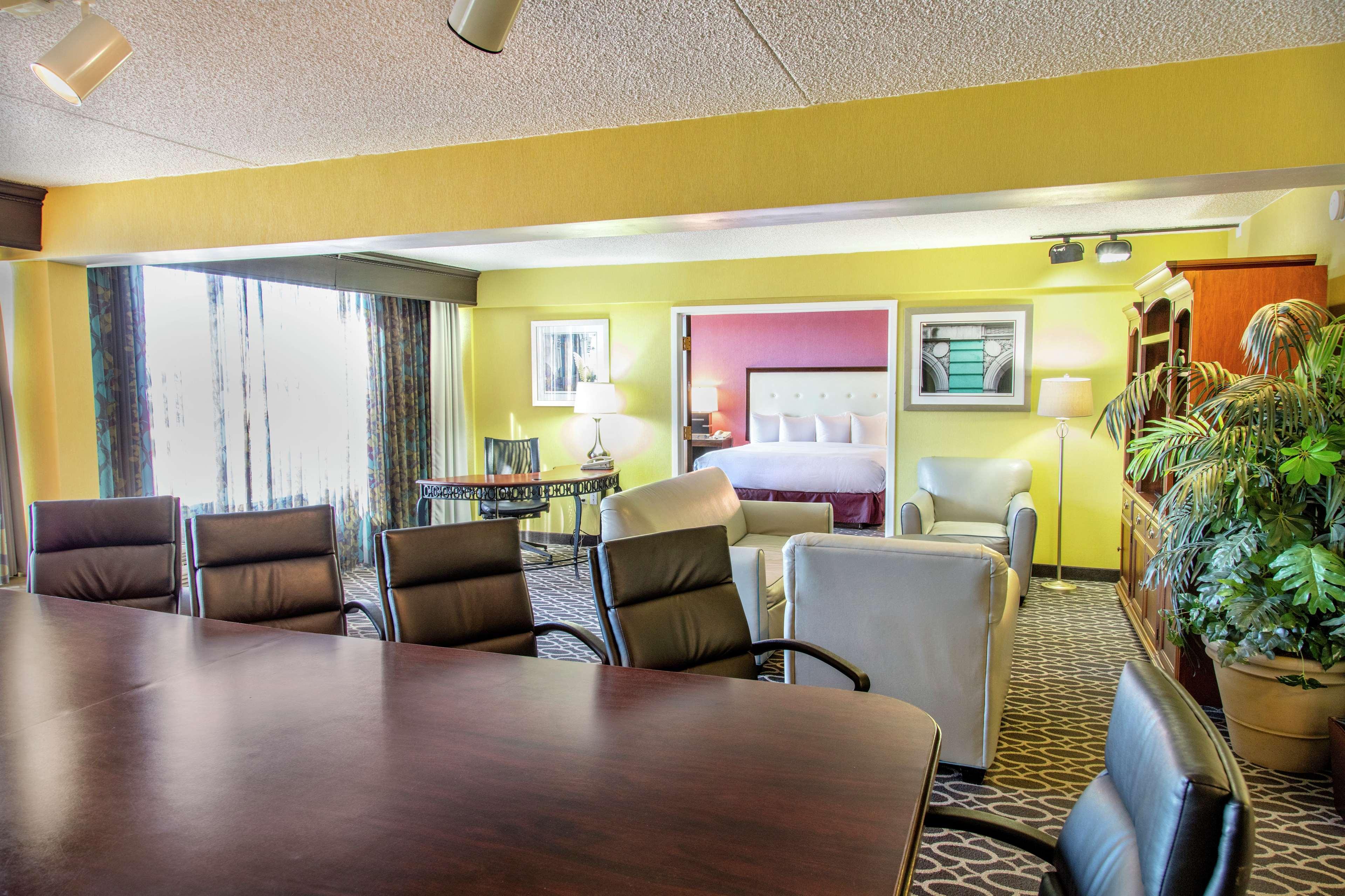 Doubletree By Hilton Richmond - Midlothian Hotell Eksteriør bilde